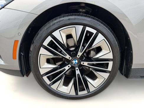 Used 2026 BMW 530i RWD image 12