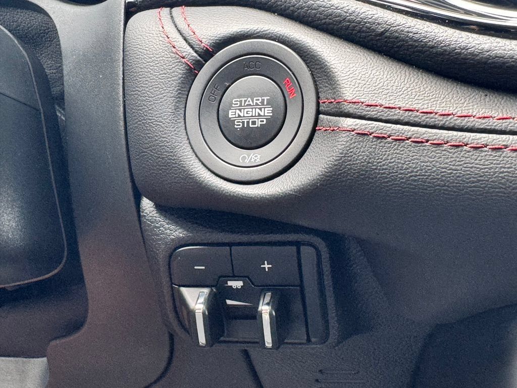 Used 2025 Dodge Durango GT AWD/4WD image 31