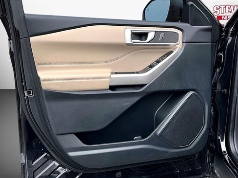 Used 2022 Ford Explorer XLT w/ Equipment Group 202A image 19