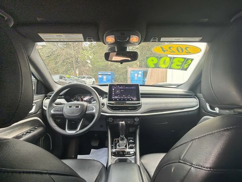 Used 2024 Jeep Compass Latitude image 34