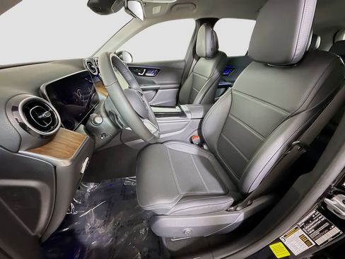 Used 2025 Mercedes-Benz GLC 350e 4MATIC image 21
