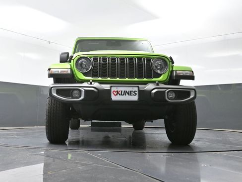 New 2026 Jeep Gladiator Sport image 50