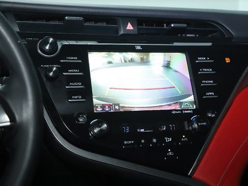Used 2018 Toyota Camry XSE FWD image 32