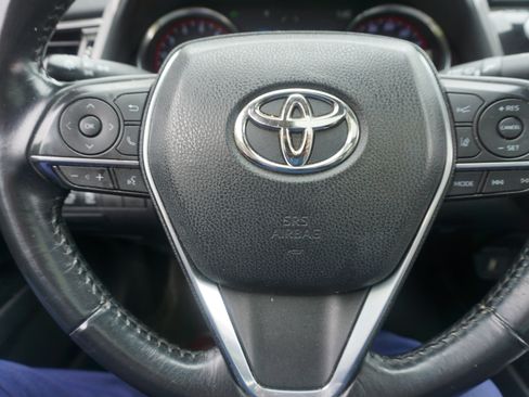 Used 2020 Toyota Camry XSE FWD image 9