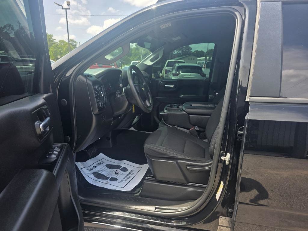Used 2020 Chevrolet Silverado 1500 Custom w/ Custom Convenience Package AWD/4WD image 5
