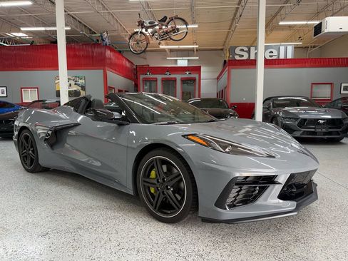 Used 2024 Chevrolet Corvette Stingray Premium Conv w/ Z51 Performance Package RWD image 8