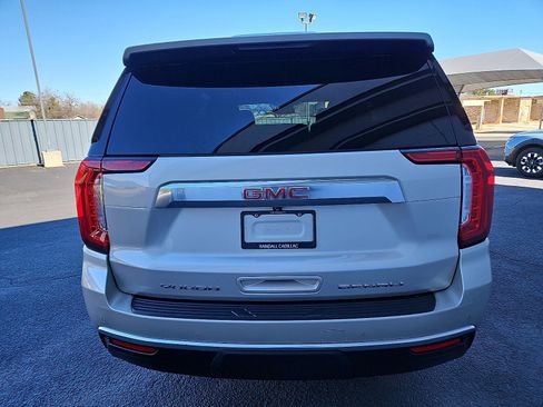 Used 2023 GMC Yukon Denali image 4