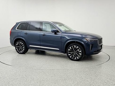 Used 2025 Volvo XC90 B6 Plus AWD/4WD image 3
