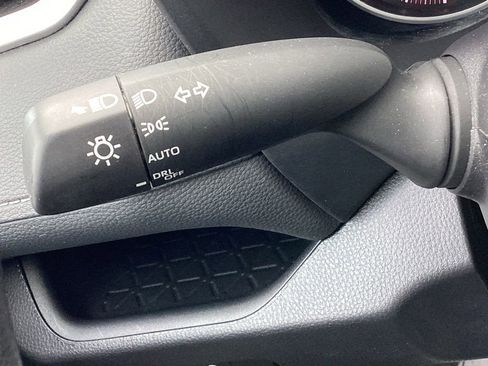 Used 2025 Toyota RAV4 XLE image 22