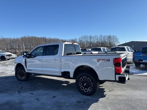 Used 2025 Ford F250 Platinum w/ FX4 Off-Road Package image 4