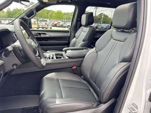 New 2026 Jeep Grand Wagoneer 4WD image 33
