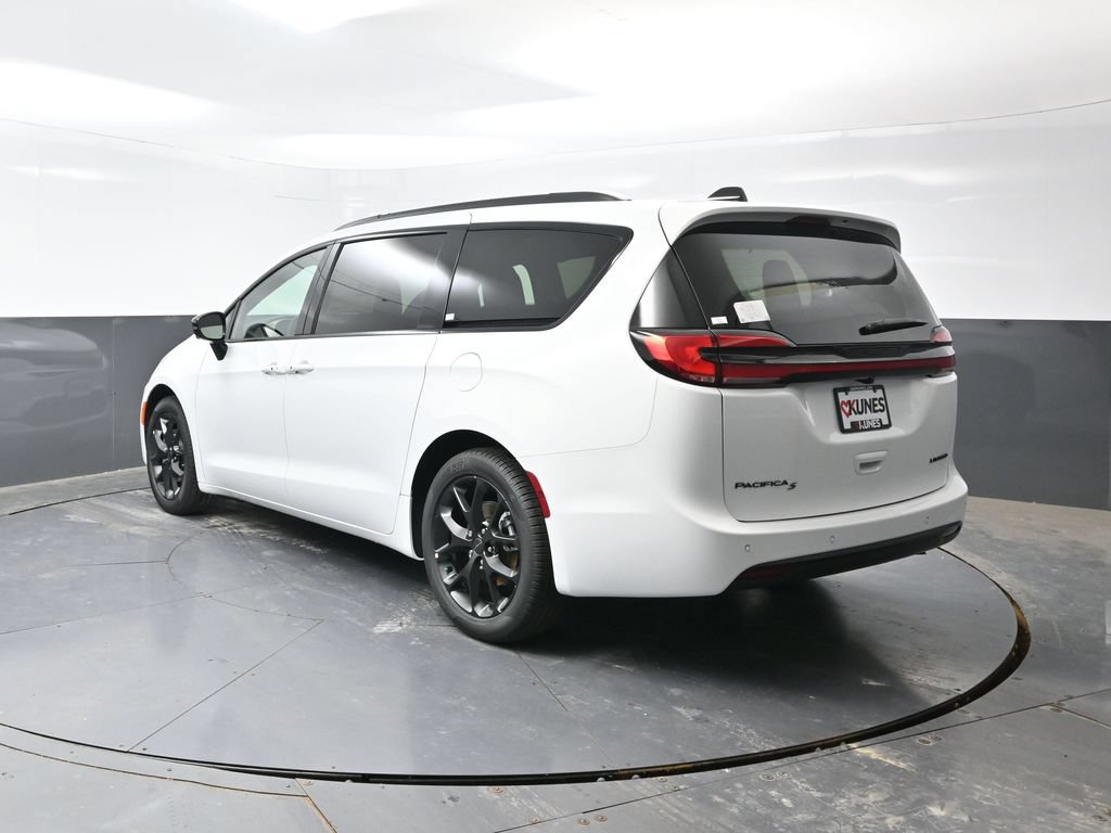 New 2027 Chrysler Pacifica Limited w/ Family Tech Group FWD image 7