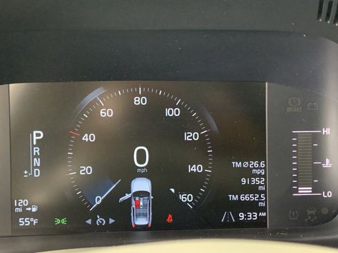 Used 2019 Volvo XC60 T5 Momentum w/ Premium Package image 23