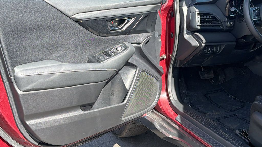 Used 2025 Subaru Outback Premium AWD/4WD image 23