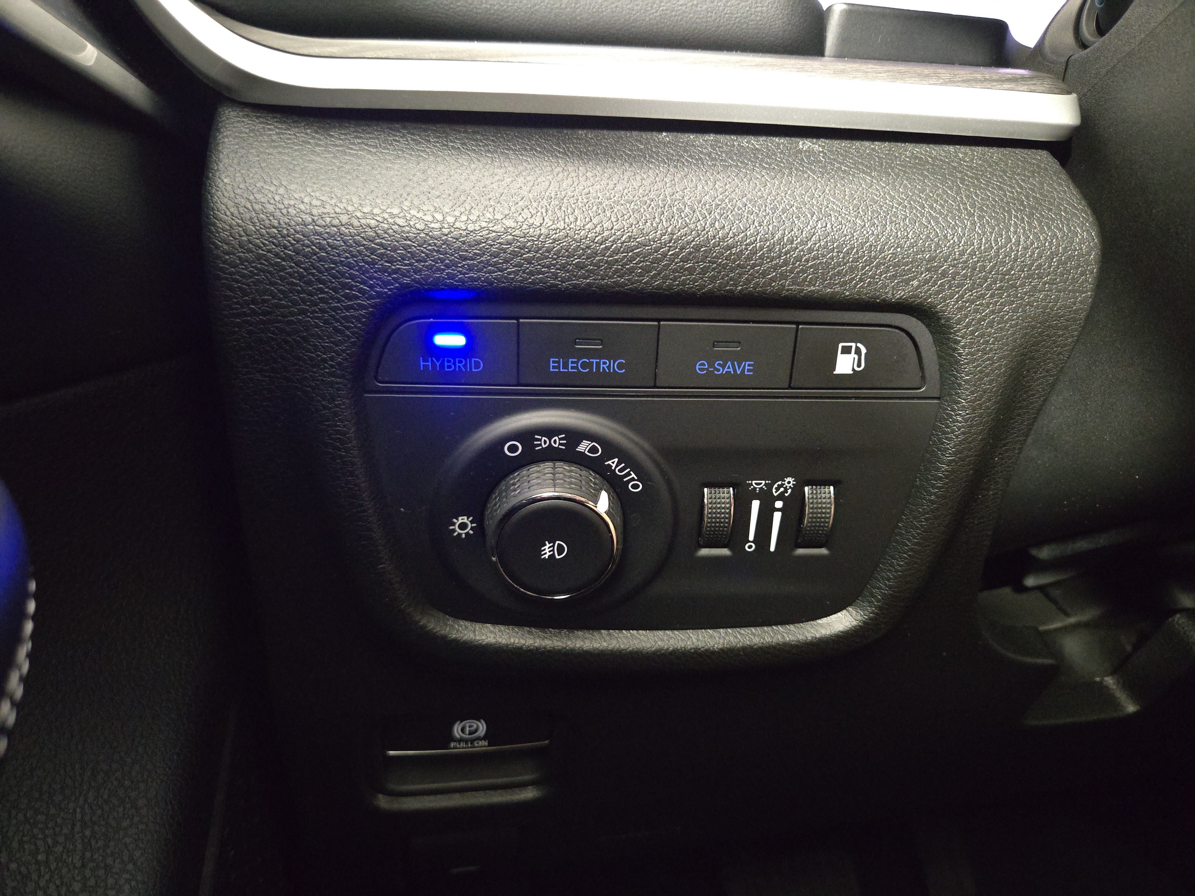 Used 2023 Jeep Grand Cherokee 4WD 4xe image 32