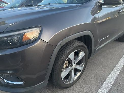 Used 2019 Jeep Cherokee Limited FWD image 5