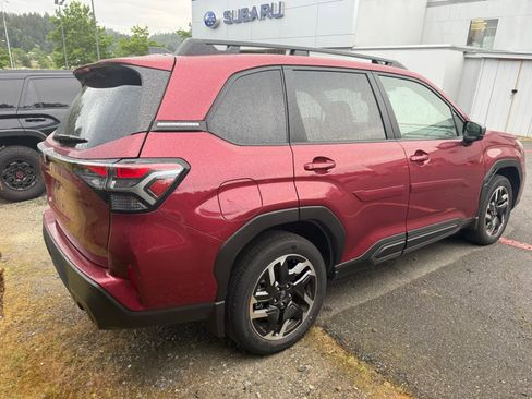 Certified 2025 Subaru Forester Limited AWD/4WD image 3