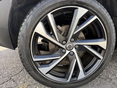 Used 2020 Volvo XC40 T5 R-Design image 17