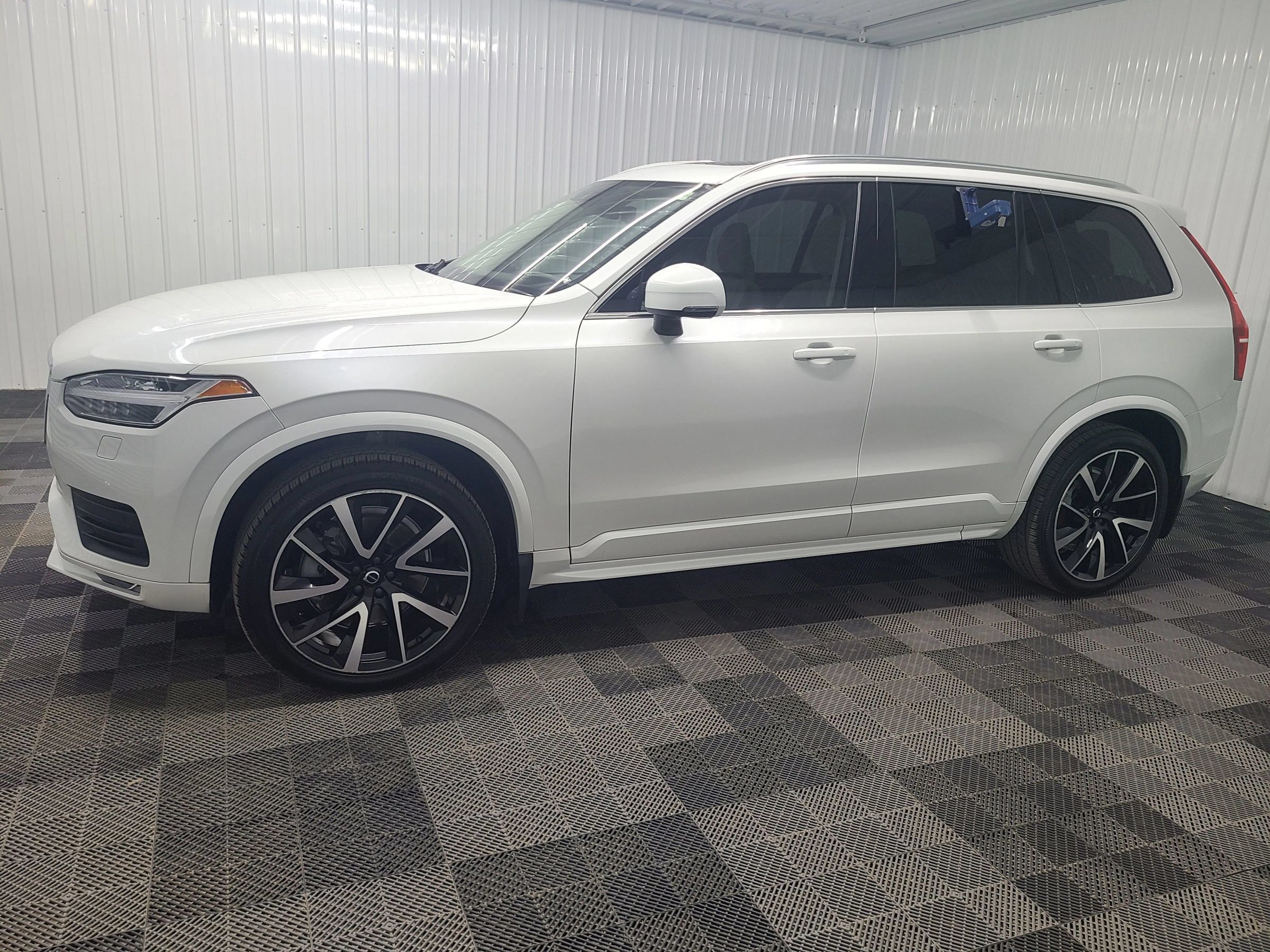 Used 2020 Volvo XC90 T6 Momentum AWD/4WD image 8