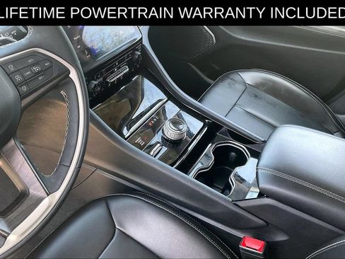 Used 2023 Jeep Grand Cherokee L Limited AWD/4WD image 13