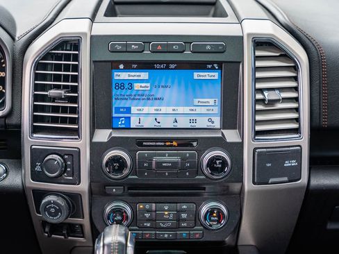 Certified 2018 Ford F150 Platinum w/ Equipment Group 701A Luxury image 32