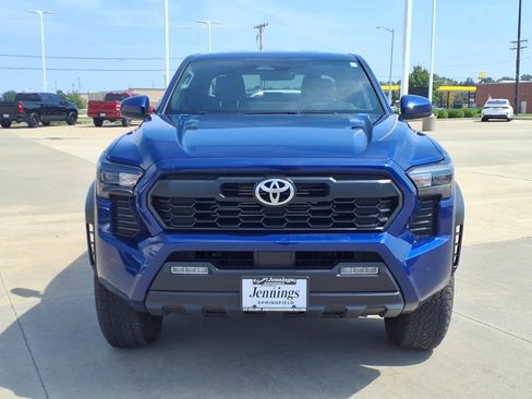 Used 2024 Toyota Tacoma TRD Off-Road AWD/4WD image 9