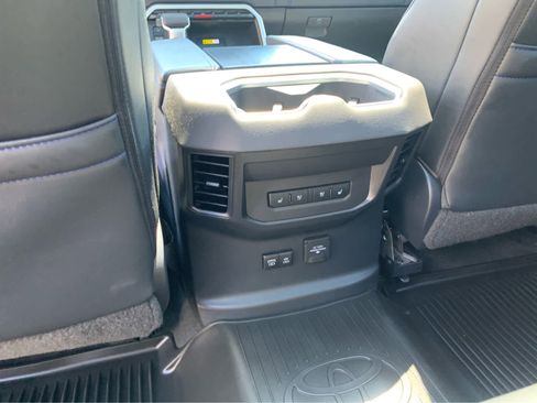 Used 2024 Toyota Tundra Platinum AWD/4WD image 24