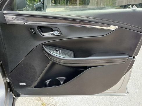 Used 2018 Chevrolet Impala Premier FWD image 23