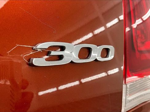 Used 2020 Chrysler 300 Touring L w/ 300 Premium Group RWD image 8