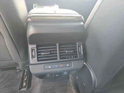 Used 2024 Land Rover Range Rover Evoque Dynamic SE image 16