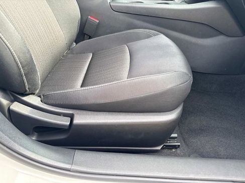 Used 2025 Nissan Altima 2.5 SV image 17