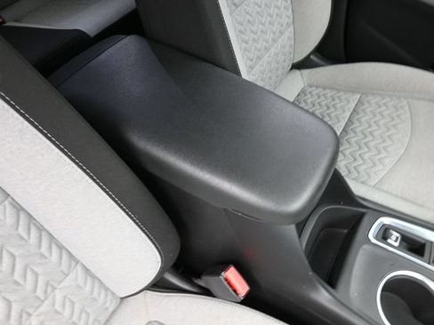 Used 2022 Chevrolet Equinox LS FWD image 34