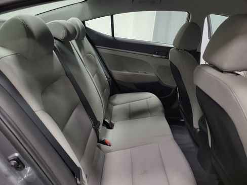Used 2018 Hyundai Elantra SE w/ Cargo Package image 19