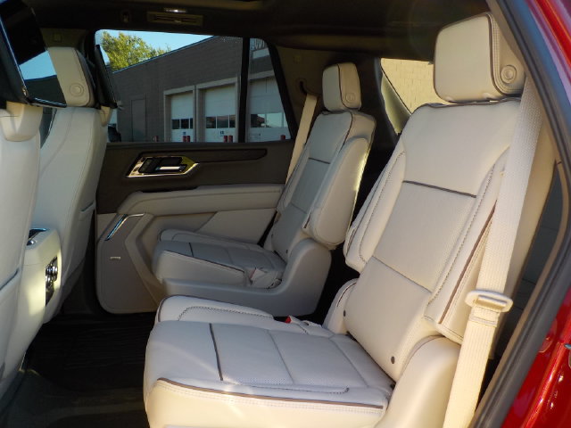 New 2026 GMC Yukon Denali w/ Denali Reserve Package AWD/4WD image 19