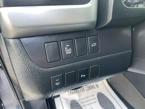 Used 2015 Toyota Highlander Limited AWD/4WD image 12