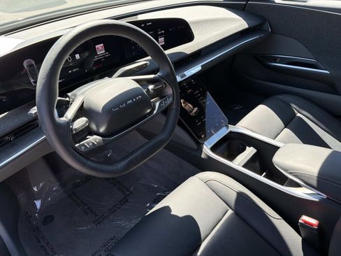 Used 2024 Lucid Air Touring image 7