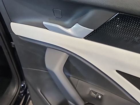 New 2026 Volkswagen Tiguan SE image 16