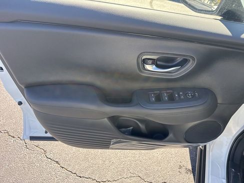 New 2026 Honda HR-V LX image 21