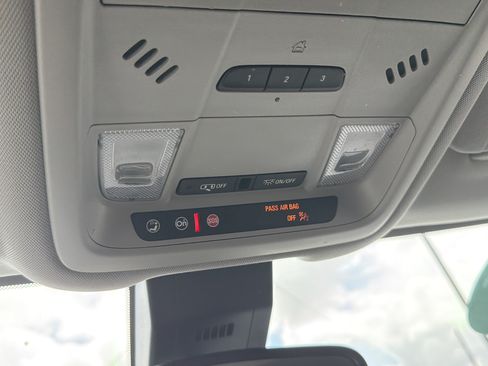 Used 2020 GMC Terrain SLT w/ Preferred Package FWD image 23