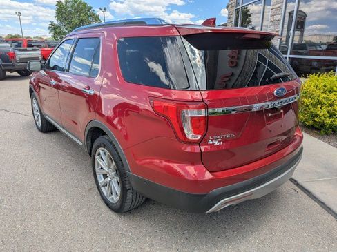 Used 2017 Ford Explorer Limited w/ Equipment Group 301A AWD/4WD image 3