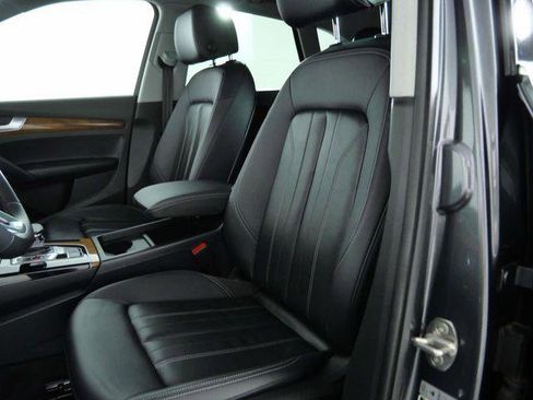 Used 2023 Audi Q5 2.0T Premium w/ Convenience Package AWD/4WD image 17