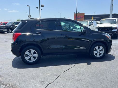 Used 2021 Chevrolet Trax LS w/ Tint and Cruise Package FWD image 6