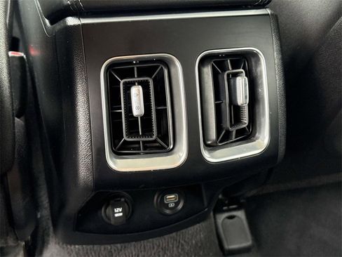 Used 2022 Kia Sorento LX image 10