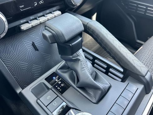 New 2026 Toyota 4Runner SR5 AWD/4WD image 16