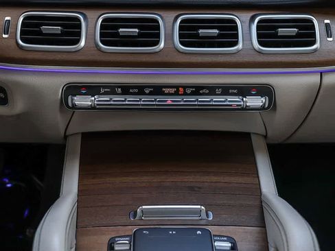 Used 2022 Mercedes-Benz GLE 350 4MATIC w/ Premium Package image 15