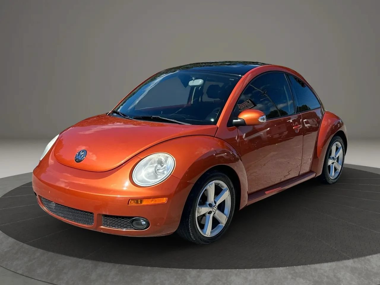 Used 2010 Volkswagen Beetle Final Edition FWD image 7