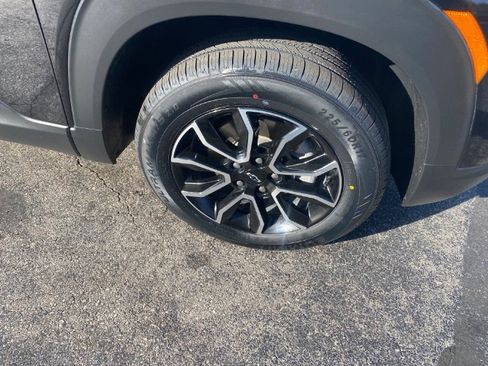 Used 2024 Chevrolet TrailBlazer ACTIV w/ Driver Confidence Package image 24