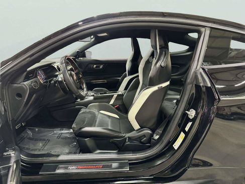 Used 2022 Ford Mustang Shelby GT500 w/ Technology Package RWD image 23