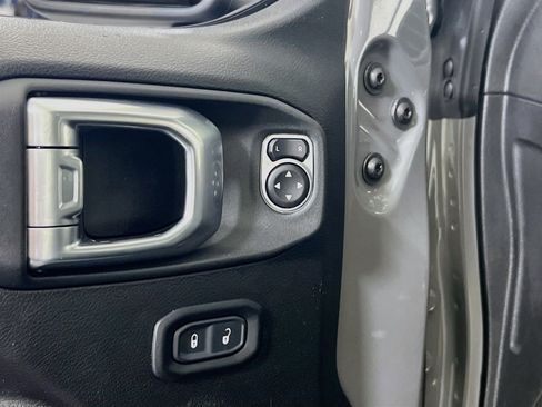 Used 2023 Jeep Gladiator Sport AWD/4WD image 18