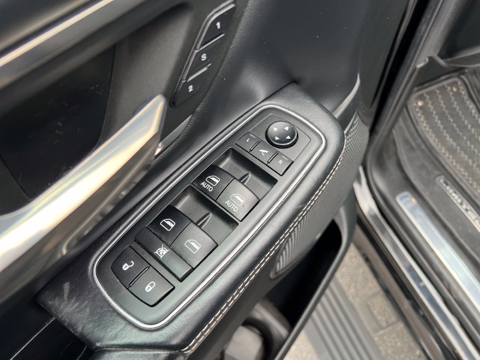 Used 2019 RAM 1500 Limited w/ Advanced Safety Group AWD/4WD image 27